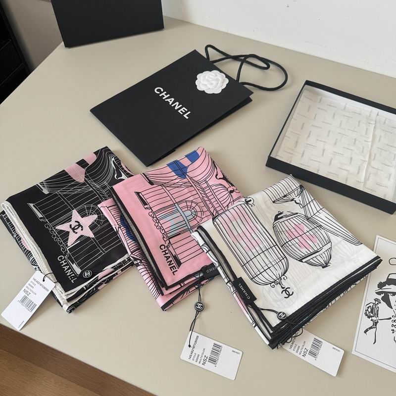 Chanel silk scarf hm32